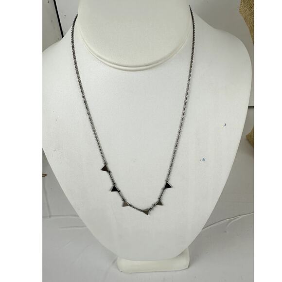 Jewelry Necklace Banana Republic Chain Triangle Shaped Accents 18 Inches - Picture 1 of 7